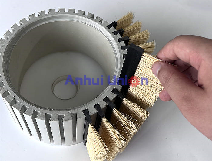 Tampico Sanding Roller Brush